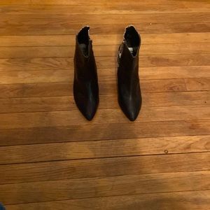 Color black and white size10  leather leopard print high heels